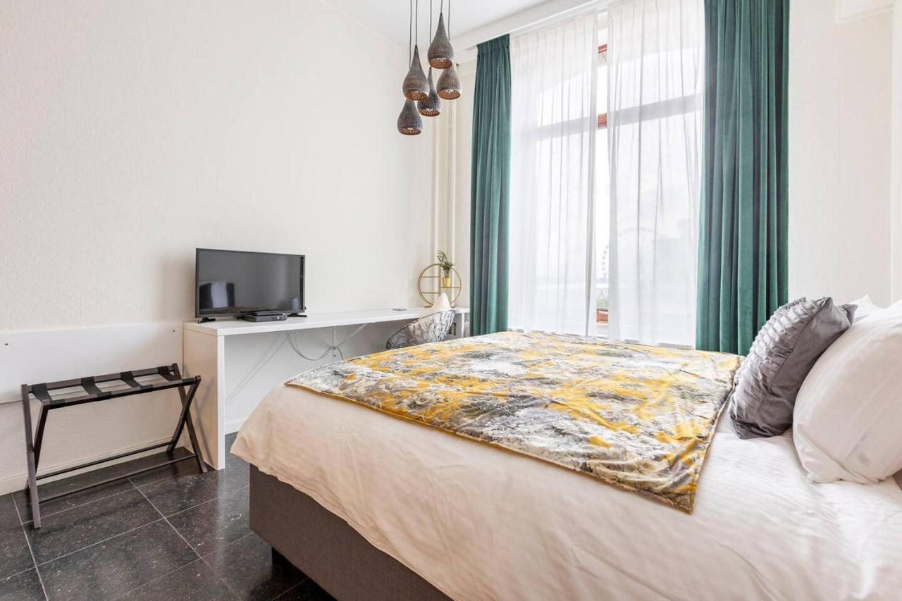 Riverview Studio In Historical Heart Of Antuérpia Exterior foto